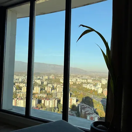 Royal Kate Included 30th Floor Скопье